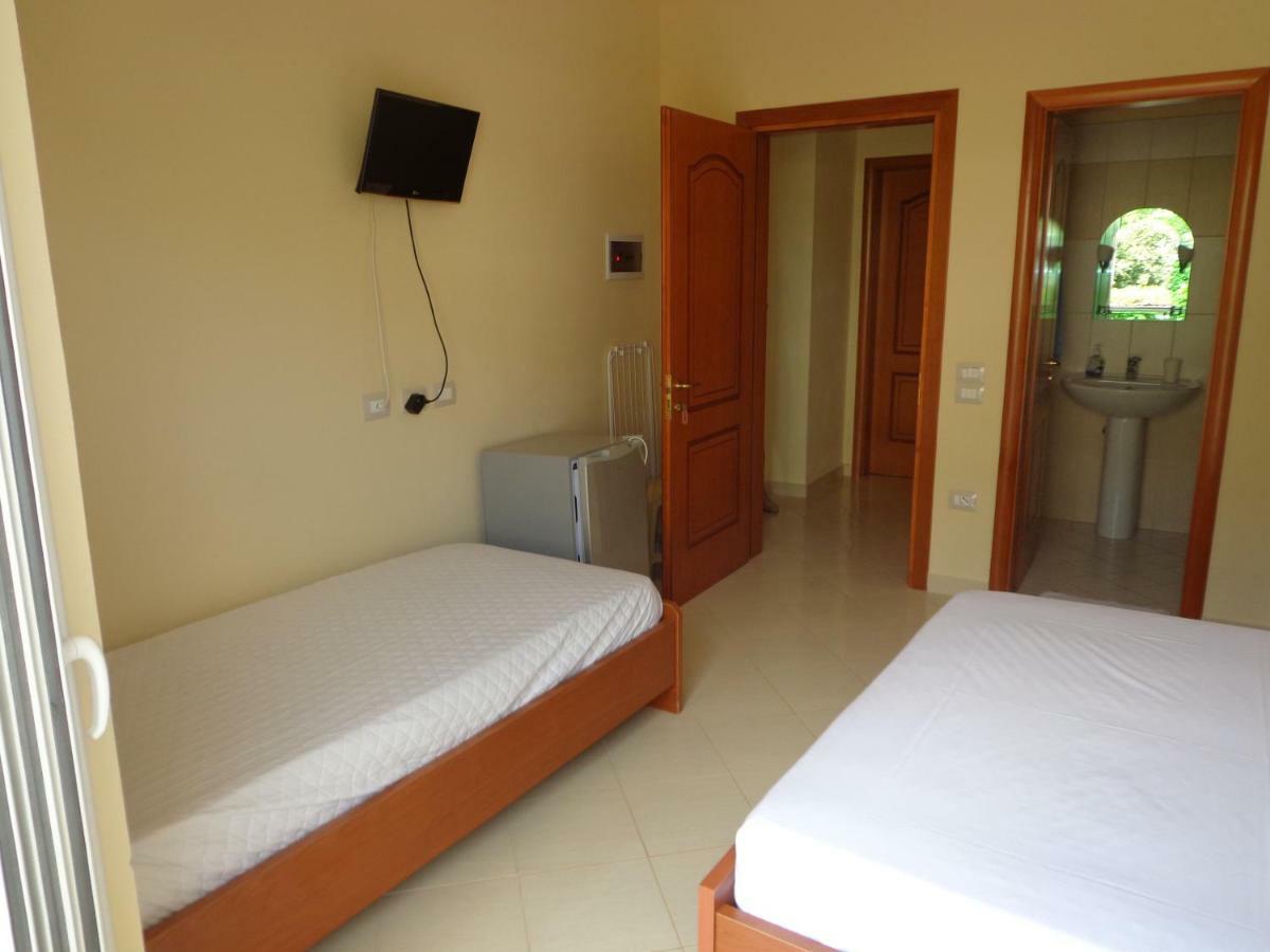 Olympian Rooms Dhermi Ngoại thất bức ảnh